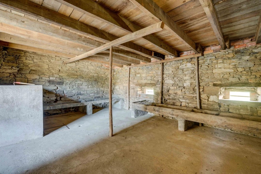 Moradia T4 para Venda em Mouronho Foto 9