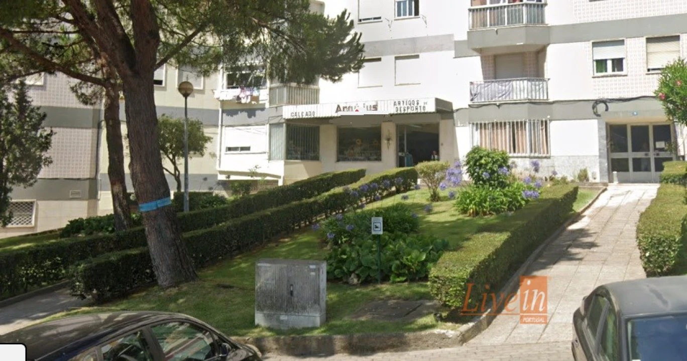 Loja para Cedência de Quotas em Póvoa de Santo Adrião e Olival Basto Foto 8