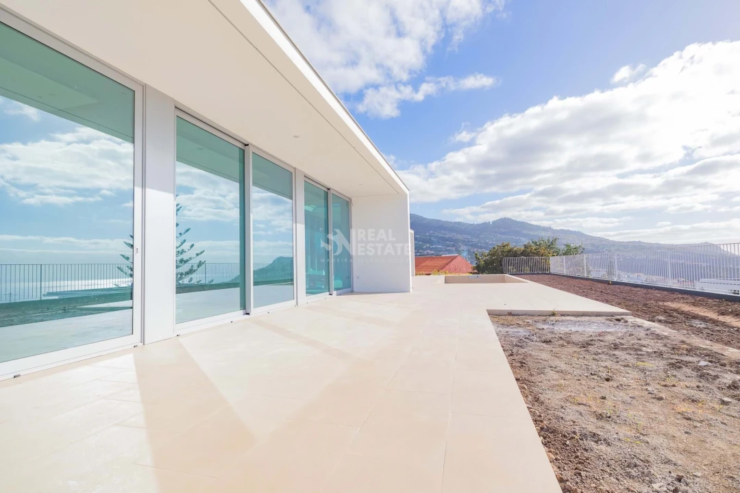 Moradia T4 para Venda em Estreito da Calheta Foto 20
