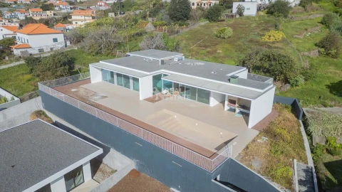 Moradia T4 para Venda em Estreito da Calheta