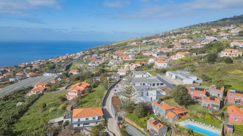 Moradia T4 para Venda em Estreito da Calheta