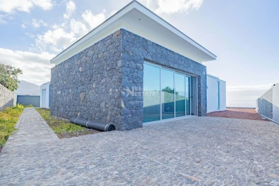 Moradia T4 para Venda em Estreito da Calheta