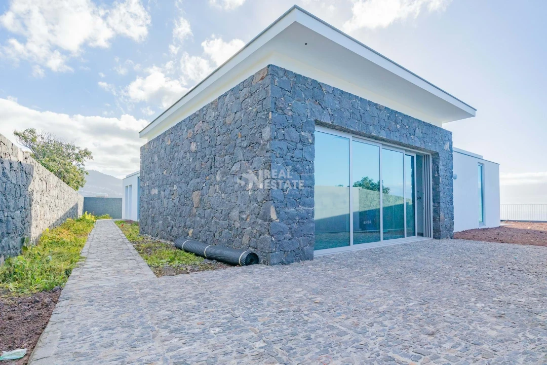 Moradia T4 para Venda em Estreito da Calheta Foto 73
