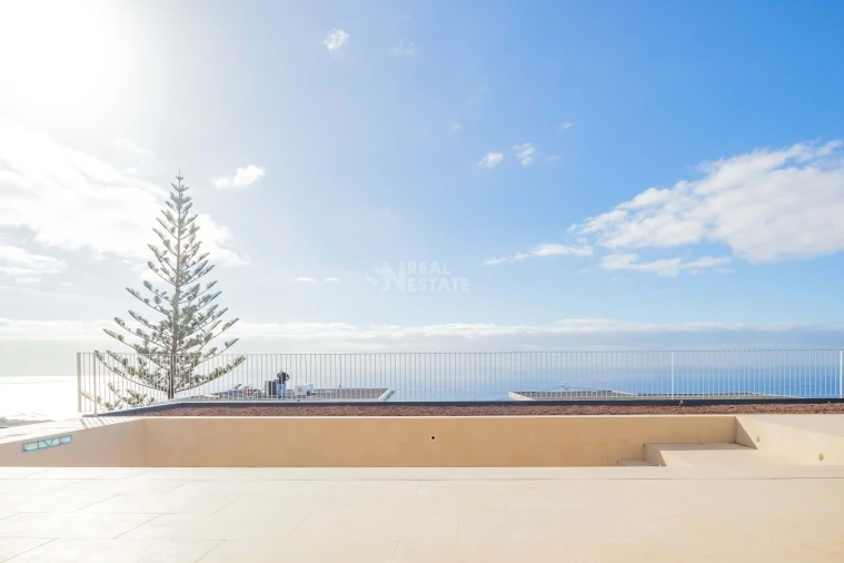 Moradia T4 para Venda em Estreito da Calheta Foto 18