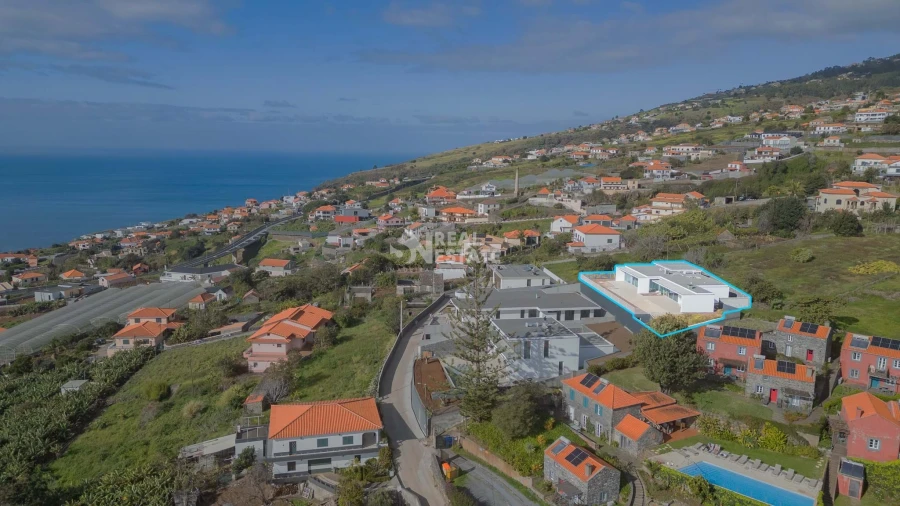 Moradia T4 para Venda em Estreito da Calheta Foto 15