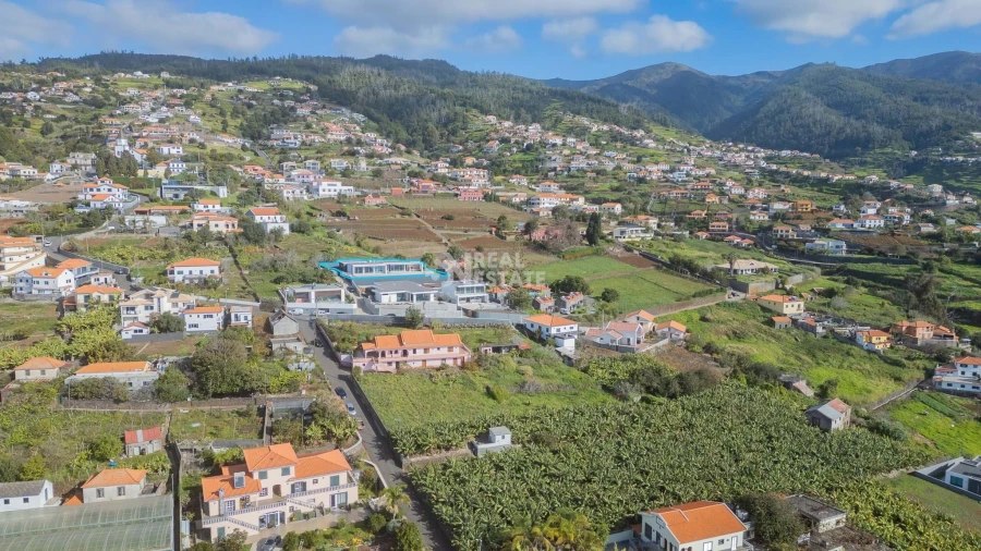 Moradia T4 para Venda em Estreito da Calheta Foto 16