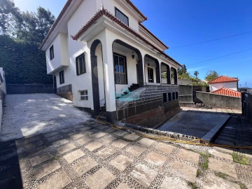 Moradia T5 para Venda em São Roque