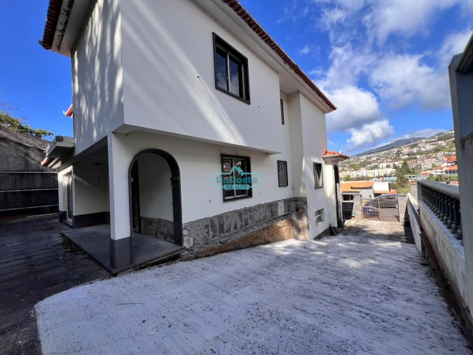 Moradia T5 para Venda em São Roque Foto 9