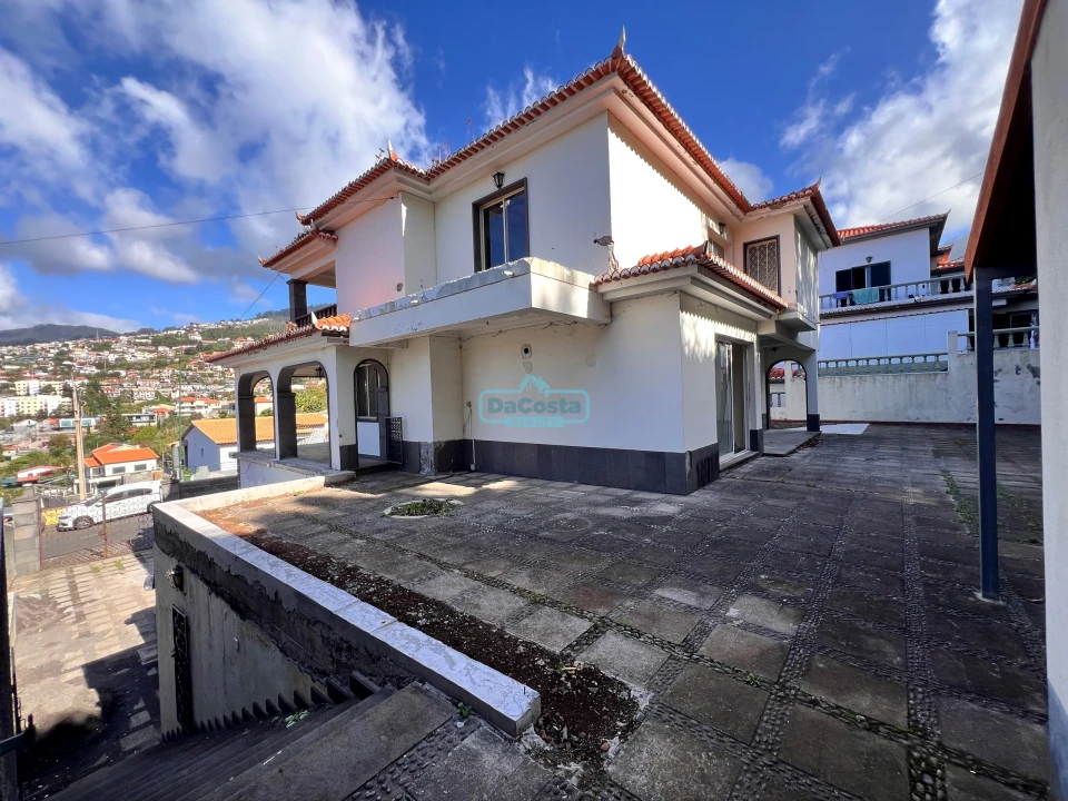 Moradia T5 para Venda em São Roque Foto 13