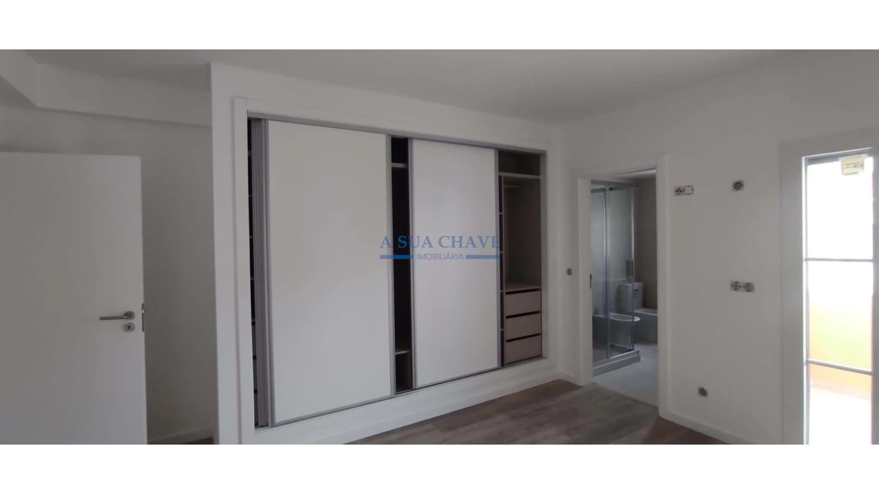 Moradia T4 para Venda em Seixal Foto 22