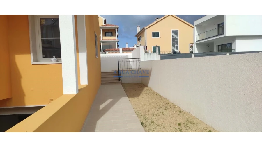 Moradia T4 para Venda em Seixal Foto 36