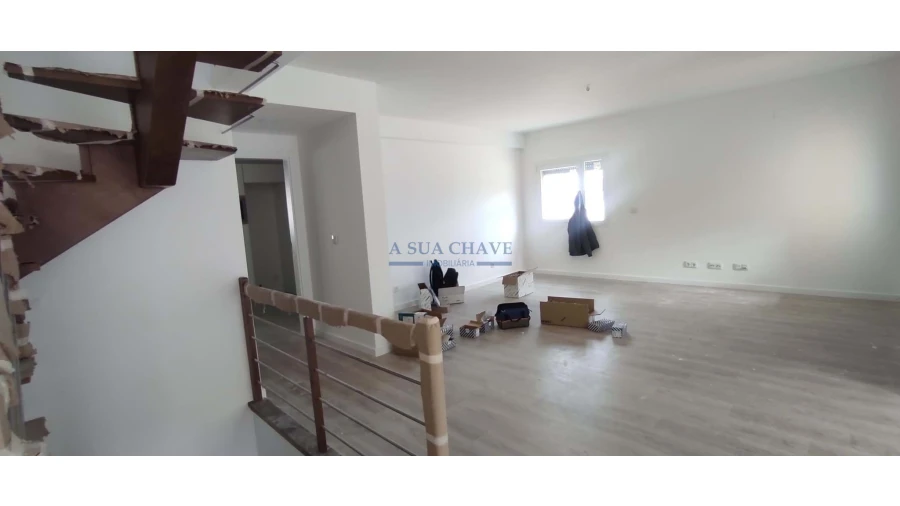 Moradia T4 para Venda em Seixal Foto 3