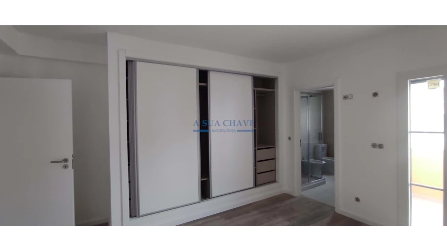 Moradia T4 para Venda em Seixal Foto 22