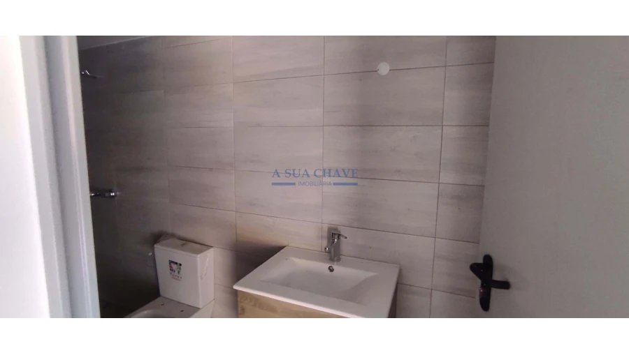 Moradia T4 para Venda em Seixal Foto 9