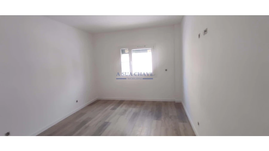 Moradia T4 para Venda em Seixal Foto 19