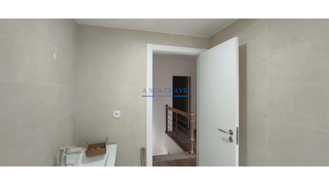 Moradia T4 para Venda em Seixal Foto 5