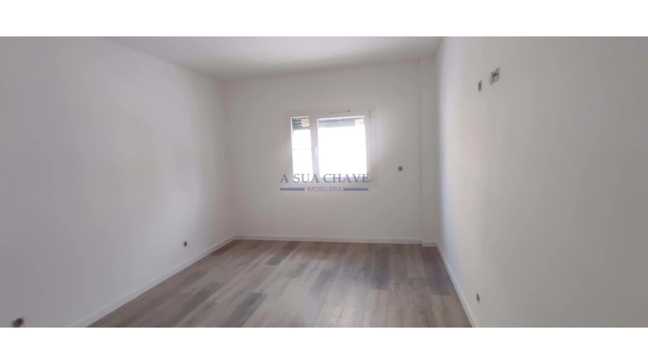 Moradia T4 para Venda em Seixal Foto 19