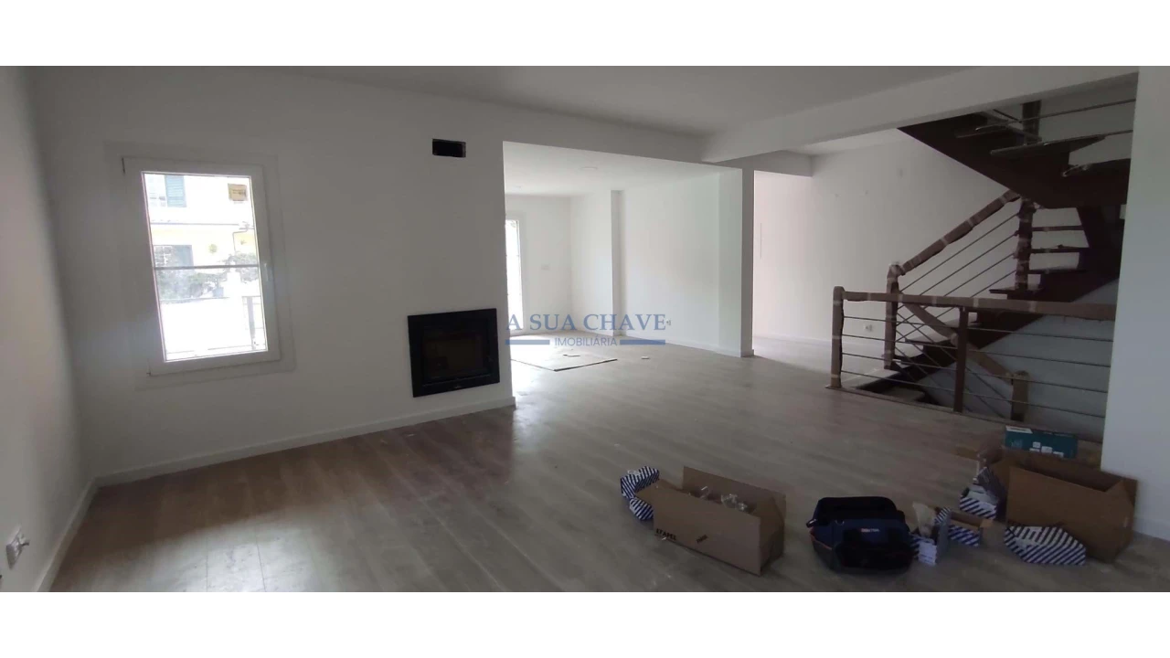 Moradia T4 para Venda em Seixal Foto 2