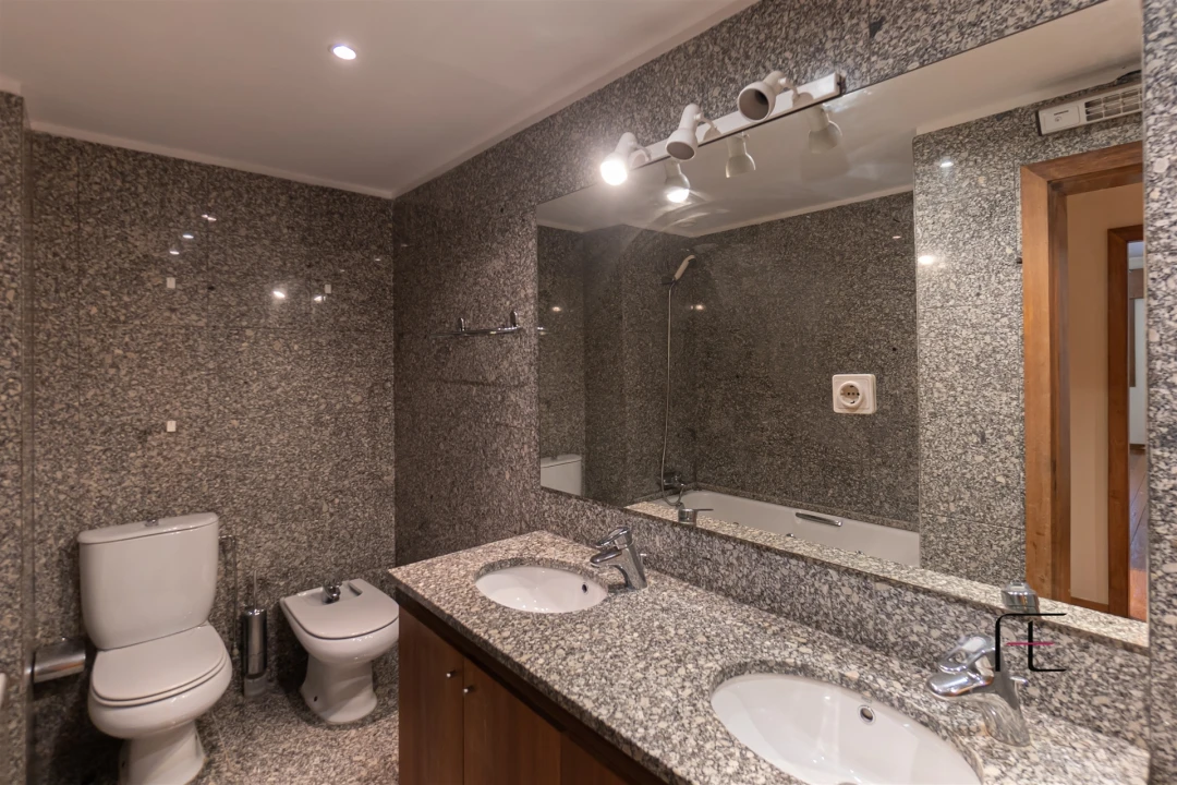 Apartamento T4 para Venda em Aldoar, Foz do Douro e Nevogilde Foto 33