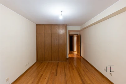 Apartamento T4 para Venda em Aldoar, Foz do Douro e Nevogilde