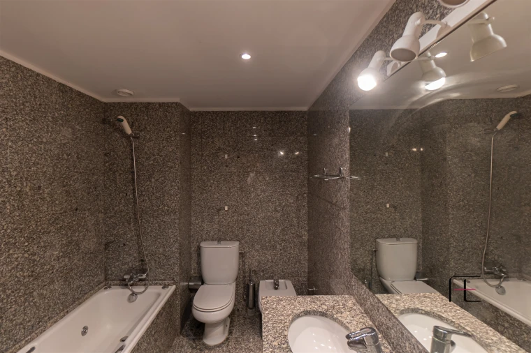 Apartamento T4 para Venda em Aldoar, Foz do Douro e Nevogilde Foto 32