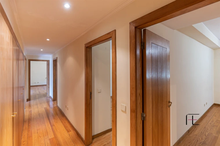 Apartamento T4 para Venda em Aldoar, Foz do Douro e Nevogilde Foto 34