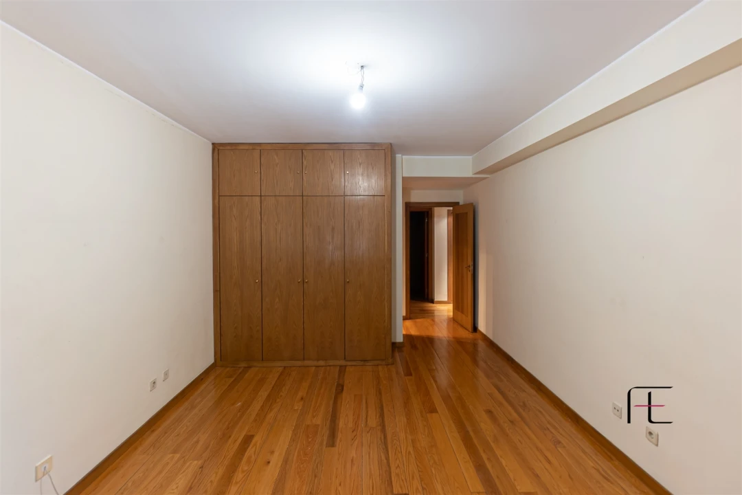 Apartamento T4 para Venda em Aldoar, Foz do Douro e Nevogilde Foto 30