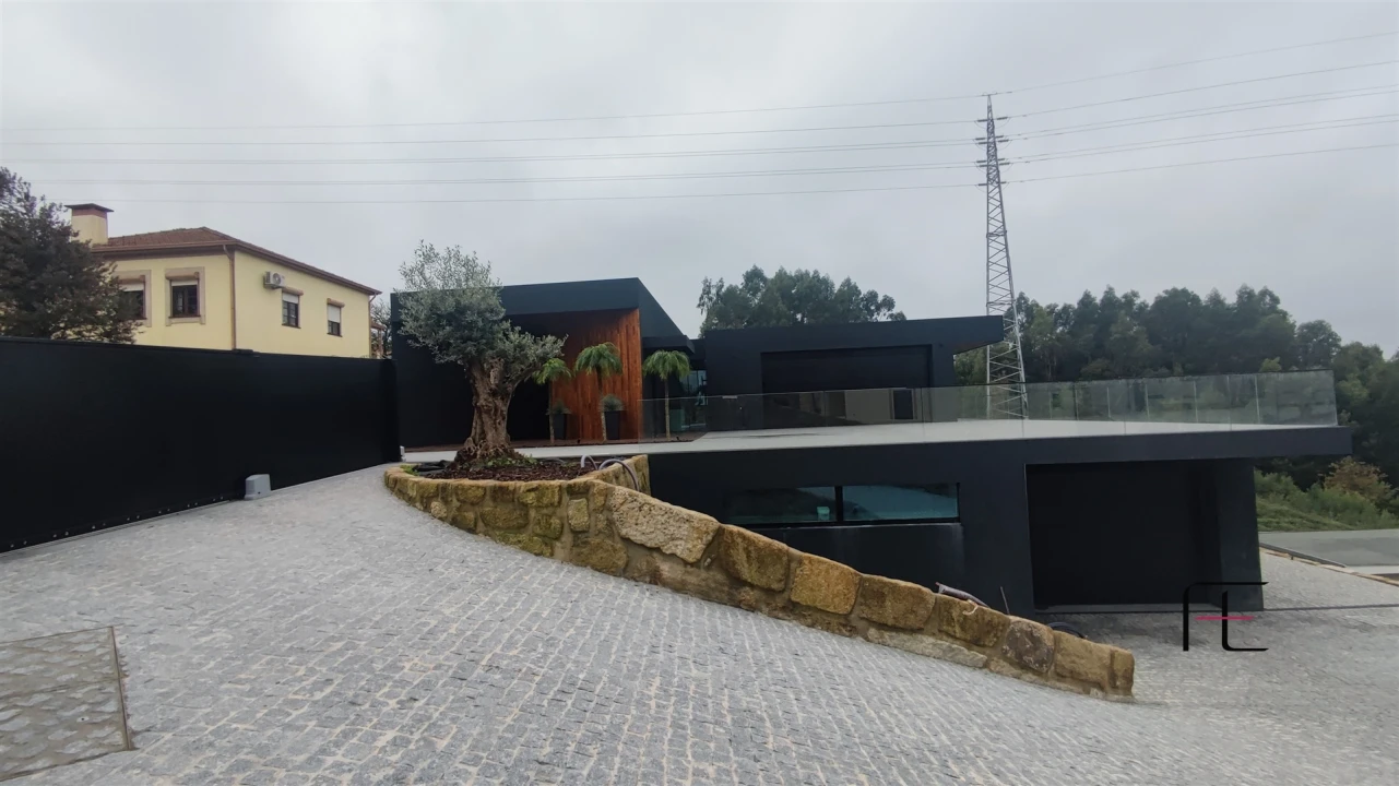 Moradia T4 para Venda em Avintes Foto 1