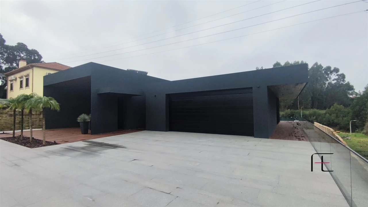 Moradia T4 para Venda em Avintes Foto 2