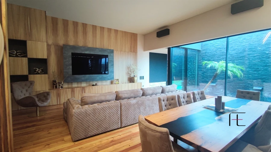 Moradia T4 para Venda em Avintes Foto 24