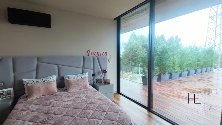 Moradia T4 para Venda em Avintes Foto 13