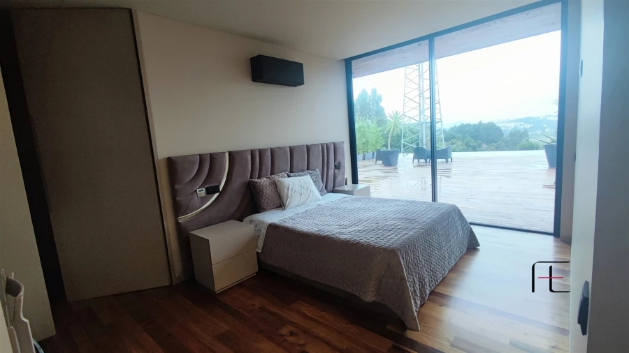 Moradia T4 para Venda em Avintes Foto 17