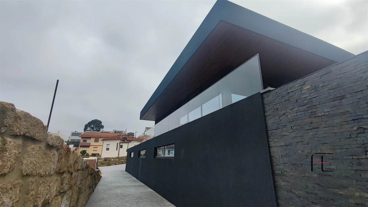 Moradia T4 para Venda em Avintes Foto 6