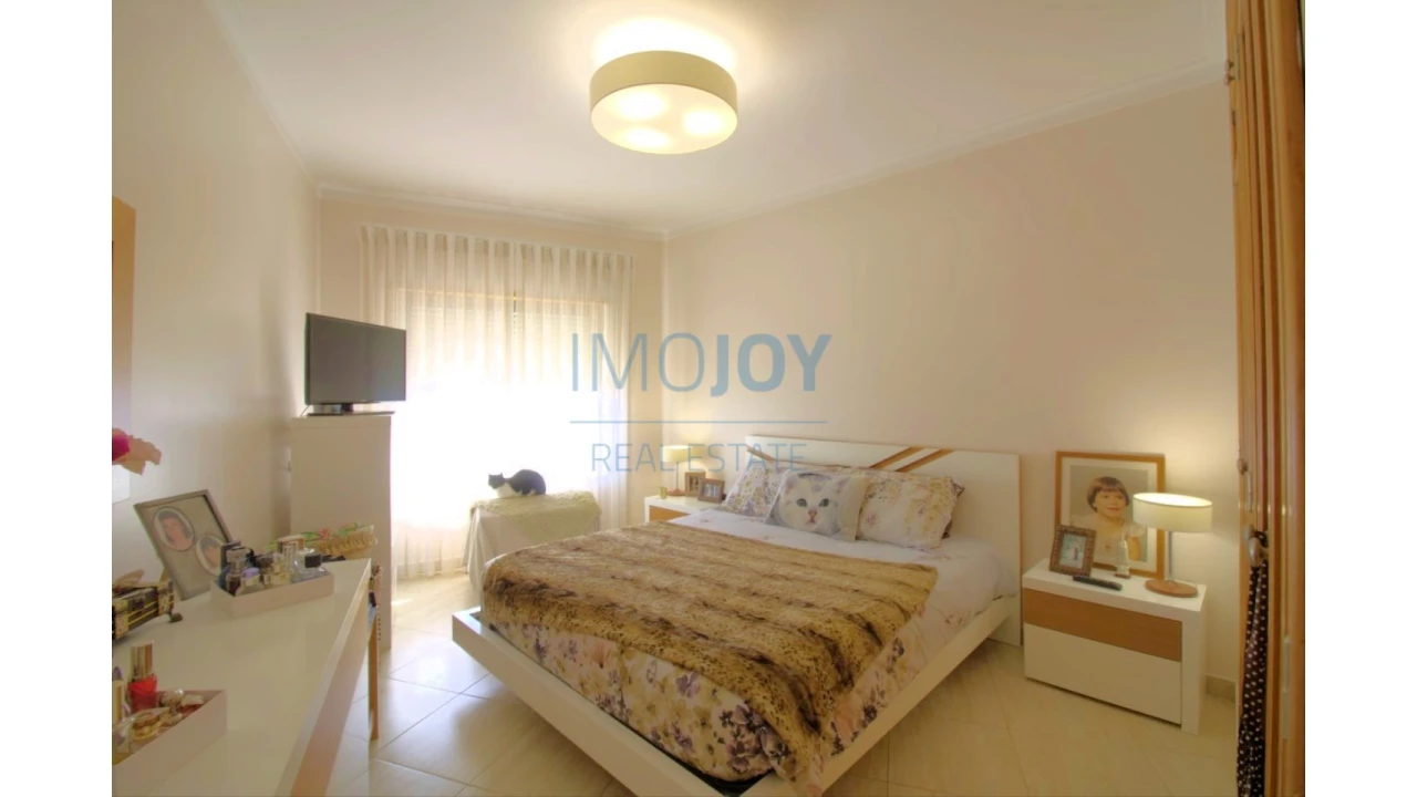 Apartamento T2 para Venda em Portimão Foto 18