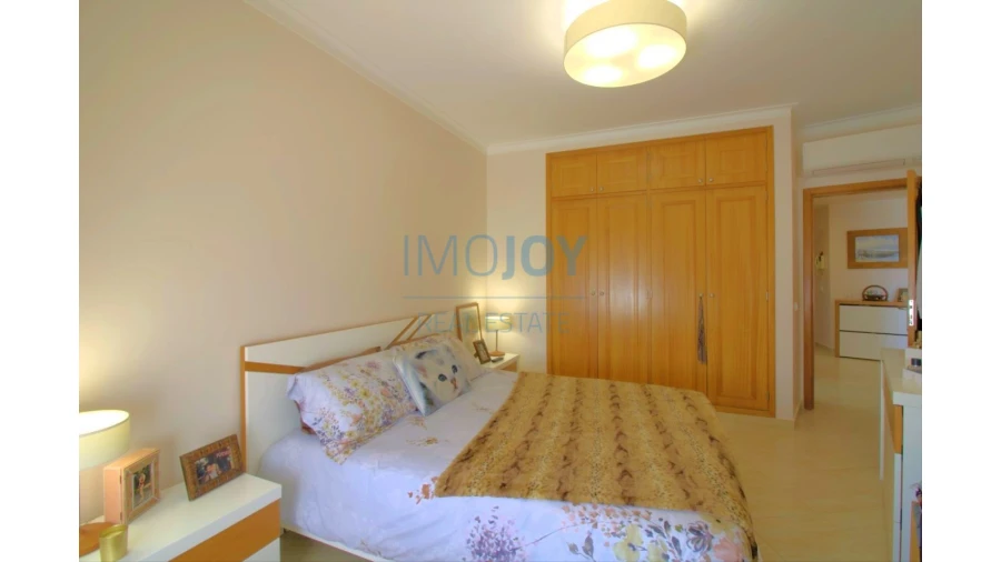 Apartamento T2 para Venda em Portimão Foto 20