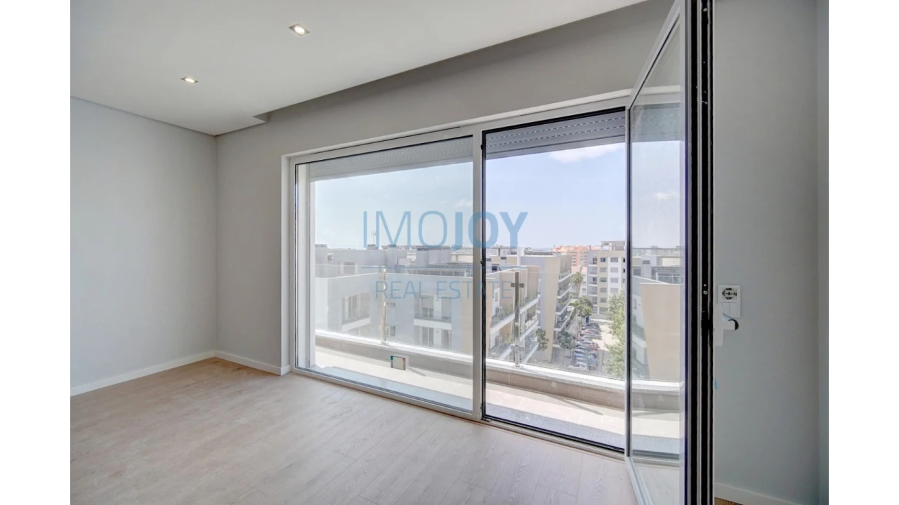 Apartamento T3 para Venda em Carcavelos e Parede Foto 7