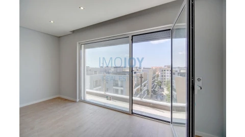 Apartamento T3 para Venda em Carcavelos e Parede