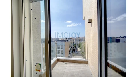 Apartamento T3 para Venda em Carcavelos e Parede