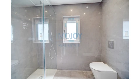 Apartamento T3 para Venda em Carcavelos e Parede