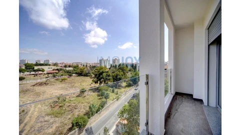Apartamento T3 para Venda em Carcavelos e Parede