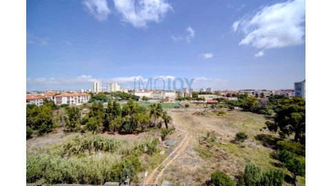 Apartamento T3 para Venda em Carcavelos e Parede