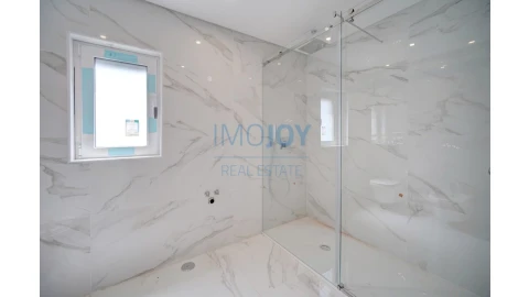 Apartamento T3 para Venda em Carcavelos e Parede