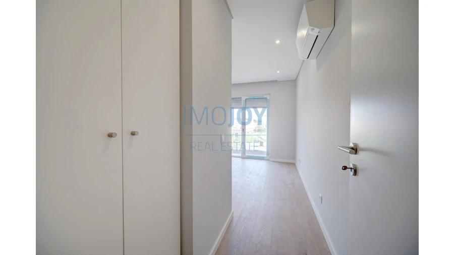 Apartamento T3 para Venda em Carcavelos e Parede Foto 14