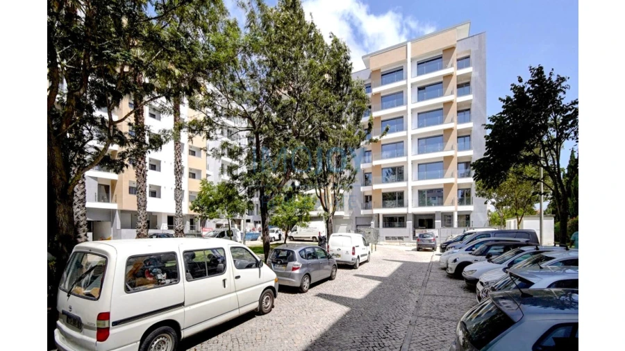 Apartamento T3 para Venda em Carcavelos e Parede Foto 35