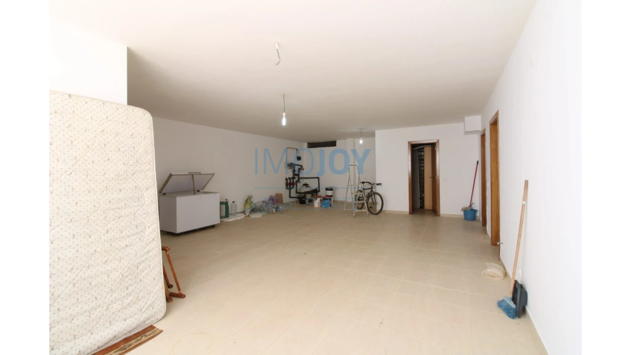 Moradia T4 para Venda em Lagos (São Sebastião e Santa Maria) Foto 59