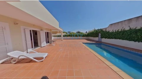 Moradia T4 para Venda em Lagos (São Sebastião e Santa Maria)