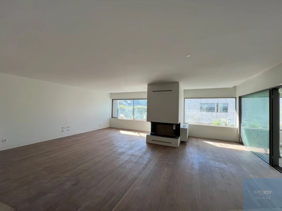 Moradia T4 para Venda em Aldoar, Foz do Douro e Nevogilde Foto 1