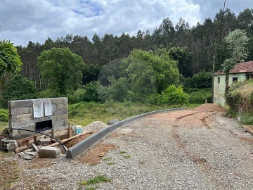 Terreno para Venda em Canedo, Vale e Vila Maior