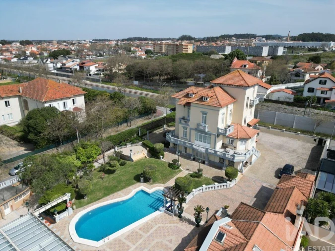 Moradia T8 para Venda em Arcozelo Foto 17