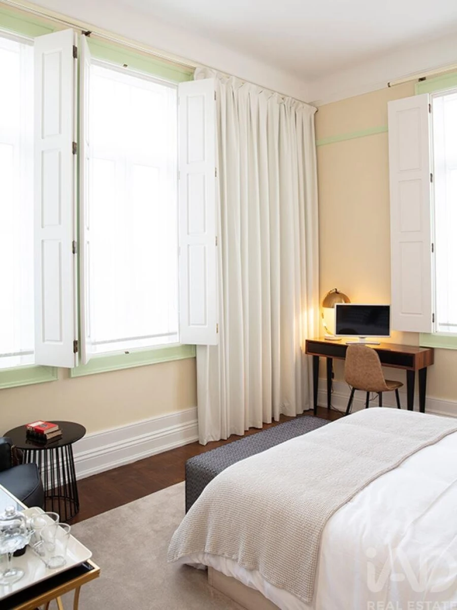 Moradia T8 para Venda em Arcozelo Foto 8